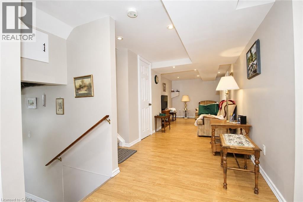 14 BERKLEY Crescent - 15