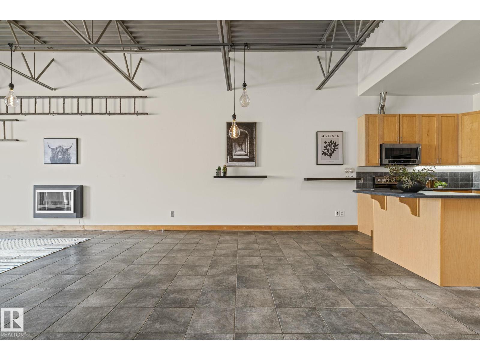 #205 10265 107 ST NW - 16