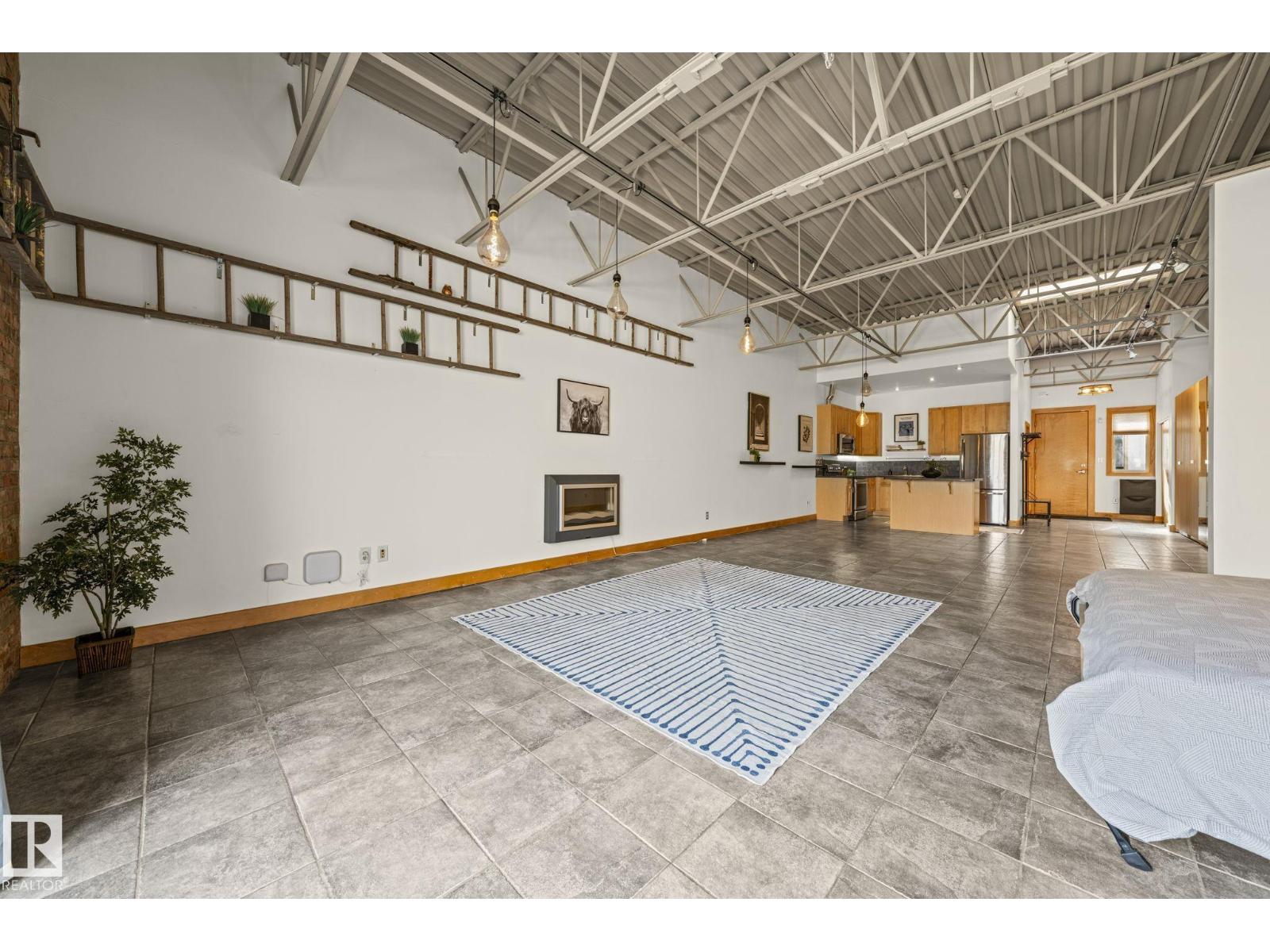 #205 10265 107 ST NW - 27