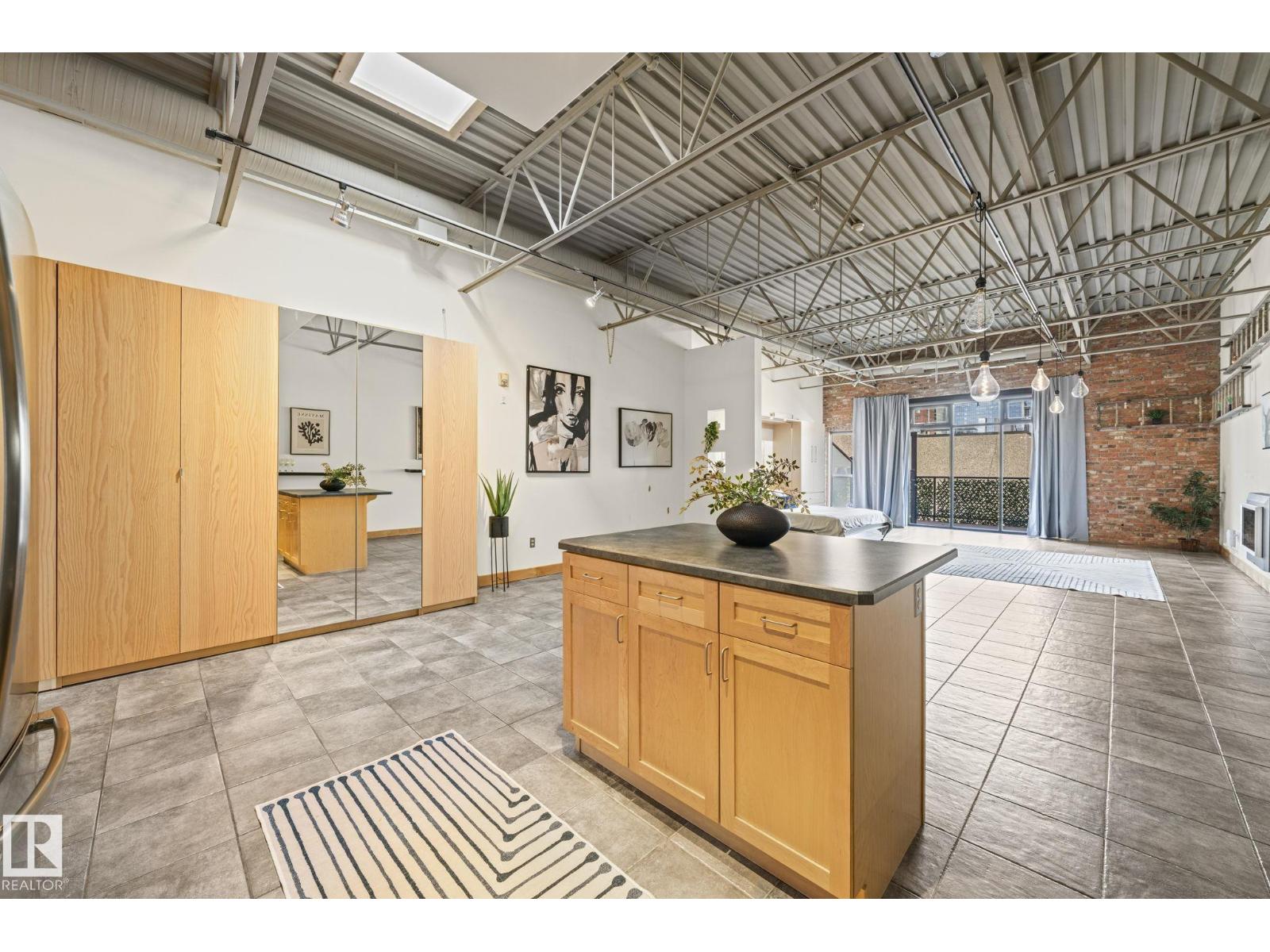 #205 10265 107 ST NW - Image 12