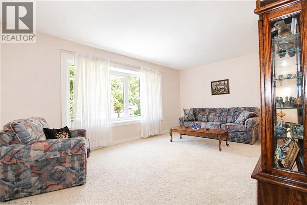 14 BERKLEY Crescent - Image 7