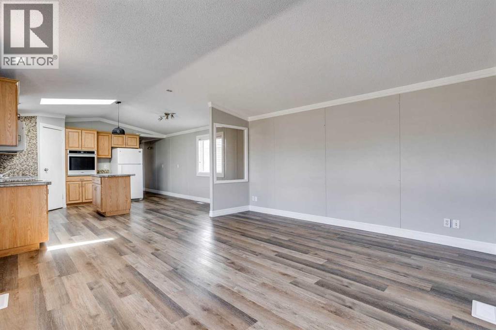 252 Grandview Crescent - 4