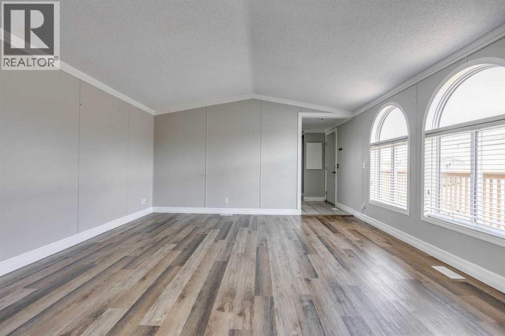 252 Grandview Crescent - 8