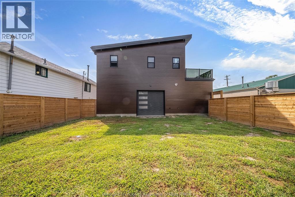 4360 ST. CLAIR PARKWAY - 38