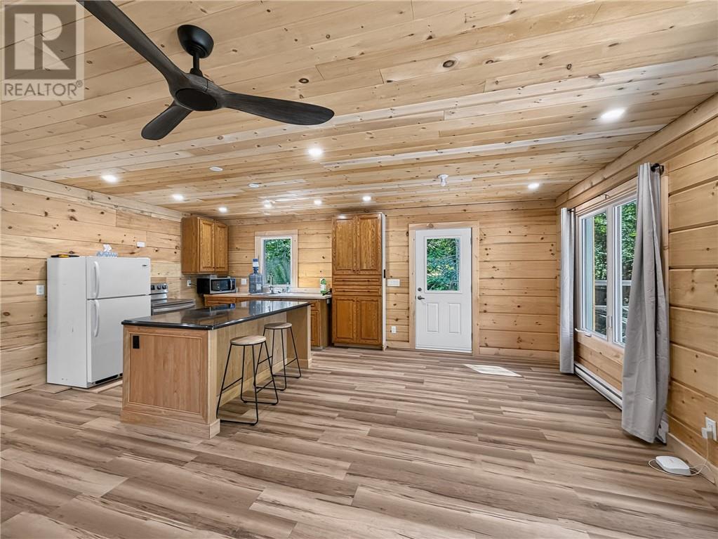 135 Lakeshore Road - 19