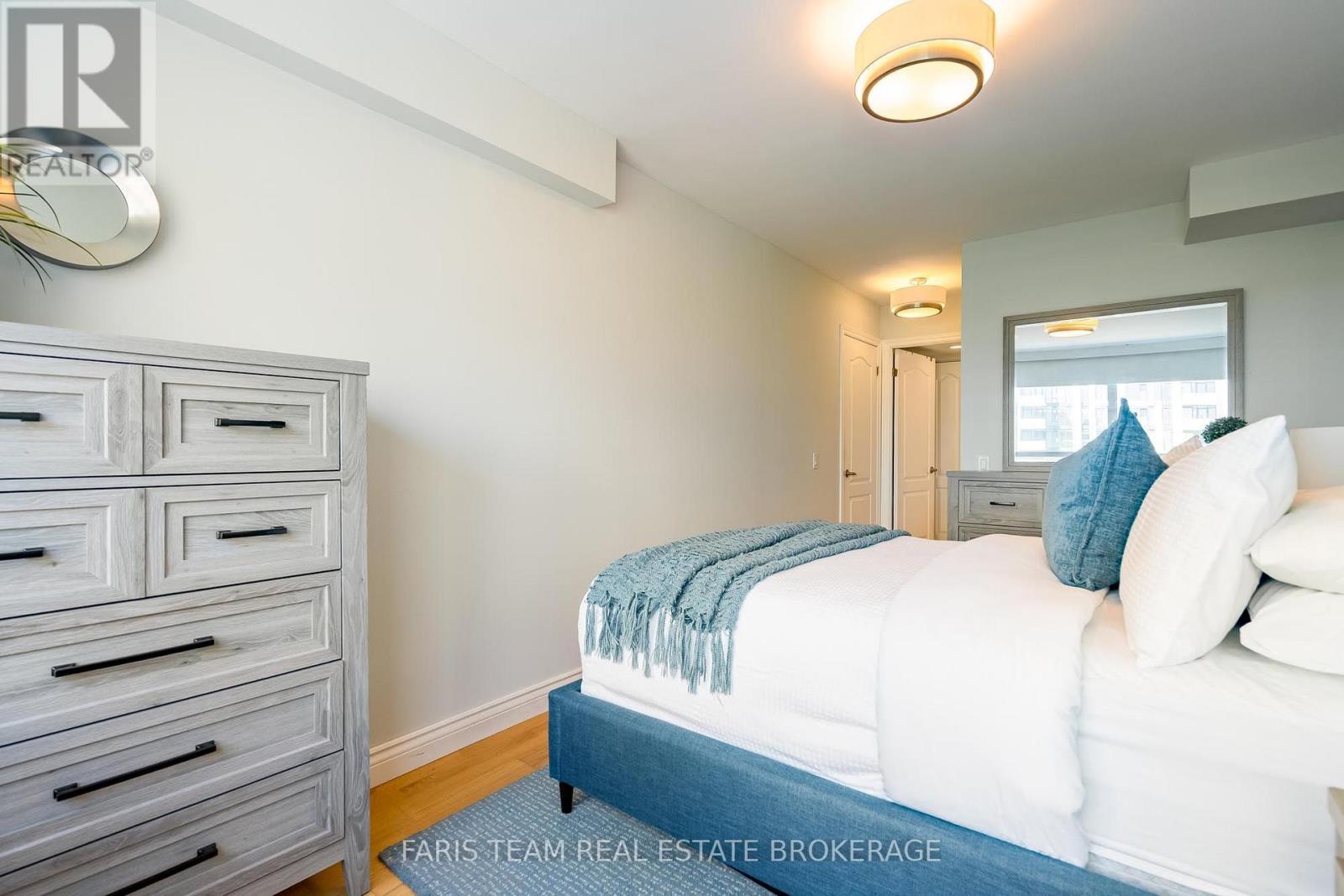 #703 5 ROSEHILL AVENUE - 17