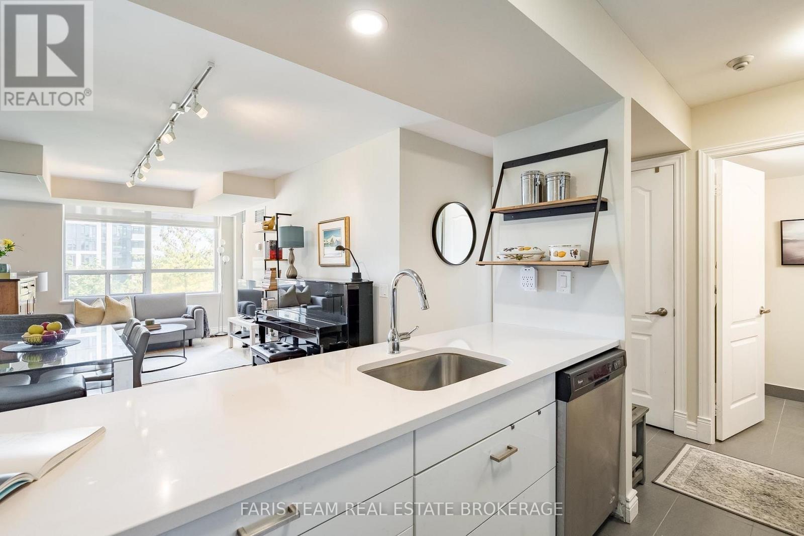 #703 5 ROSEHILL AVENUE - Image 9