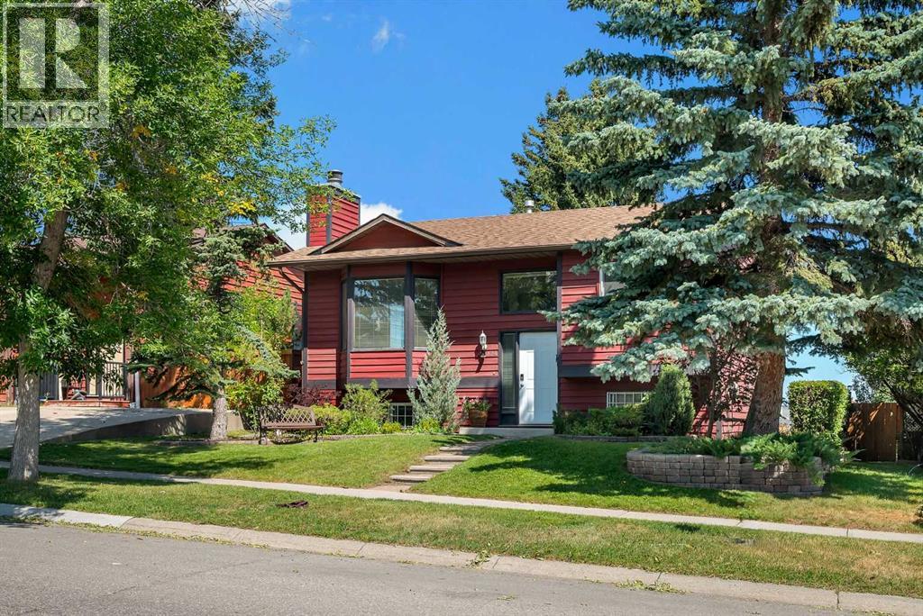 124 Macewan Drive NW