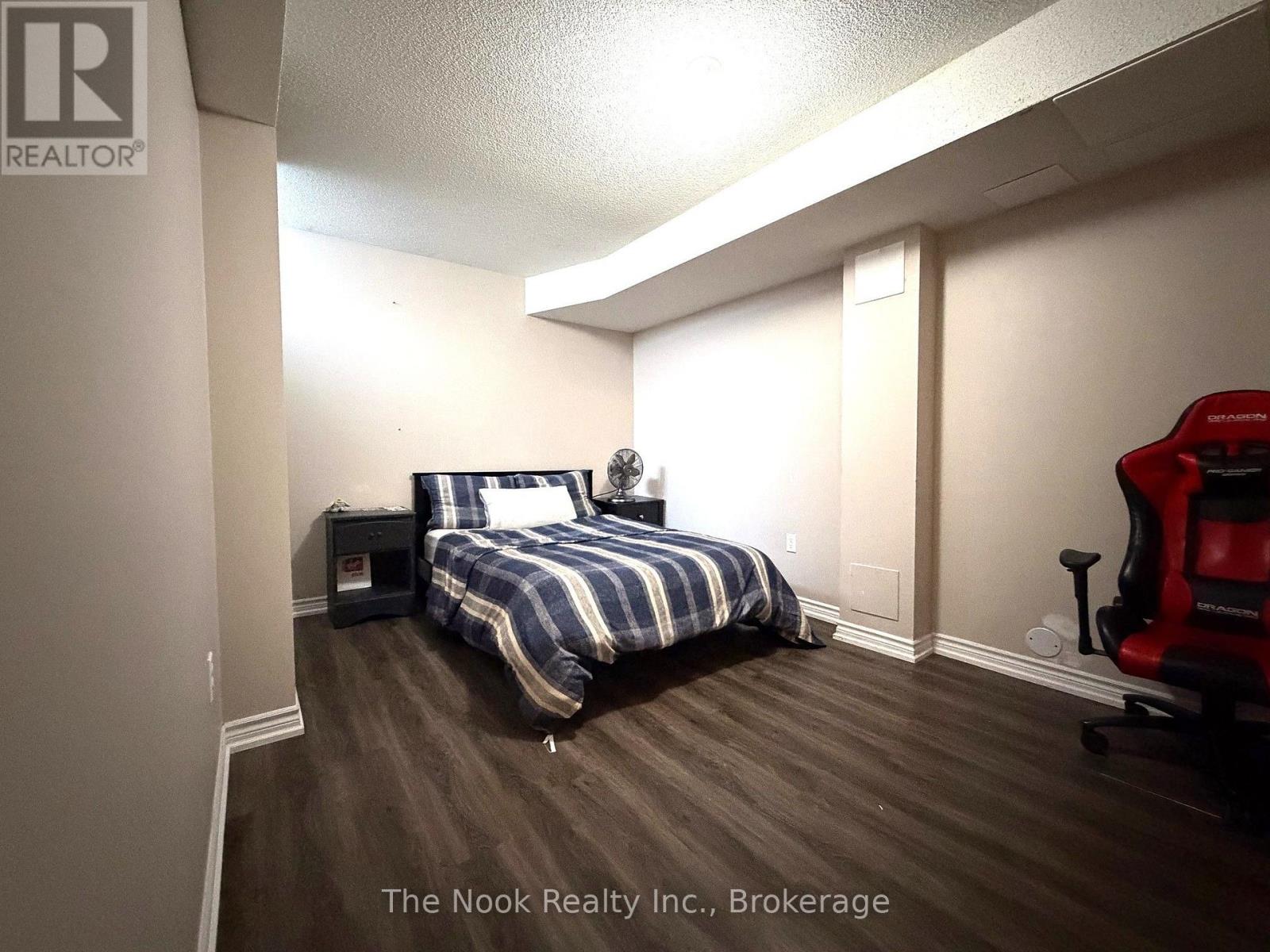 10 BROOME AVENUE - Image 46