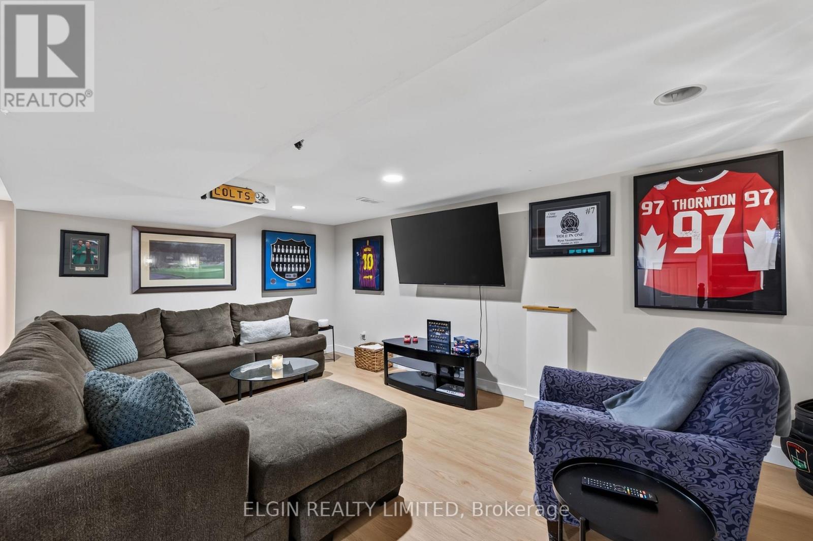 264 HILL STREET - Image 33