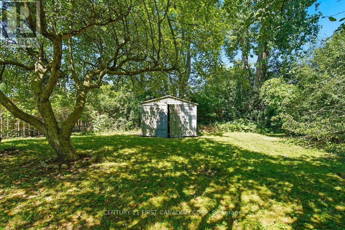 17 EDGEMERE CRESCENT - Image 13