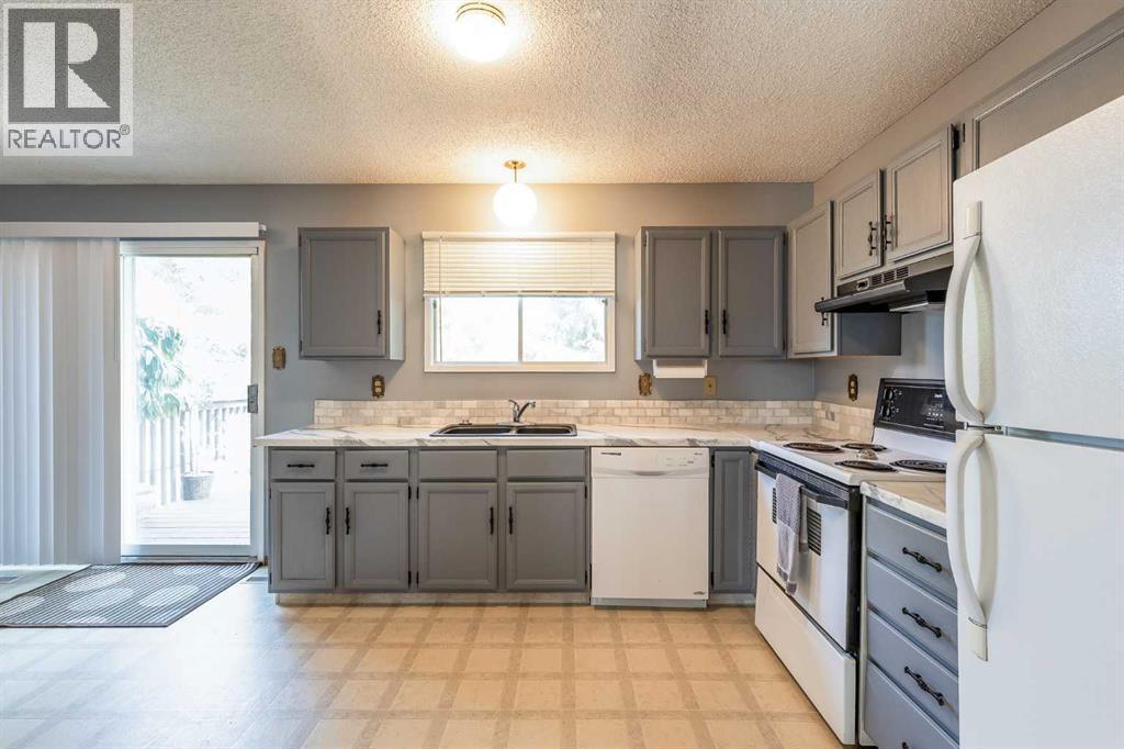 16 Rossdale Street SE - 11