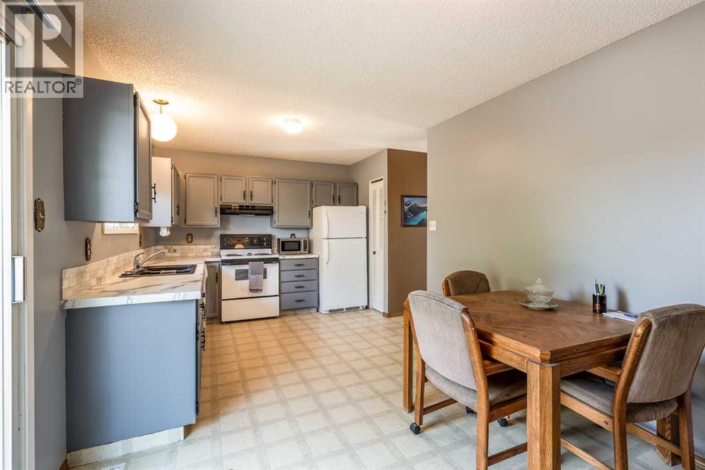 16 Rossdale Street SE - 13