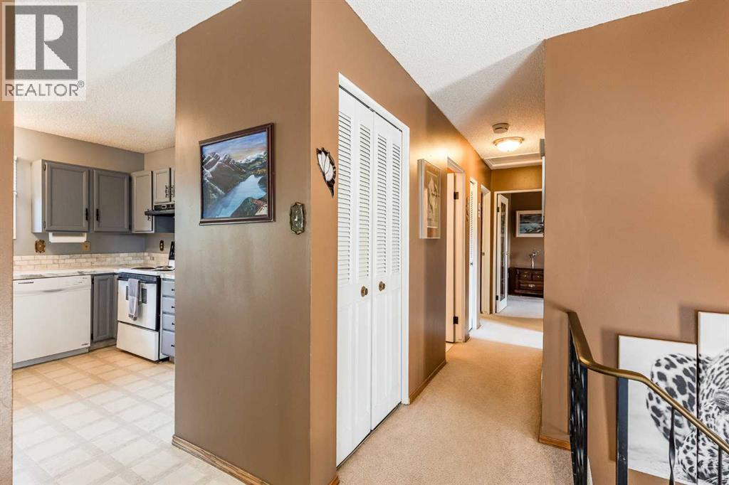 16 Rossdale Street SE - 14