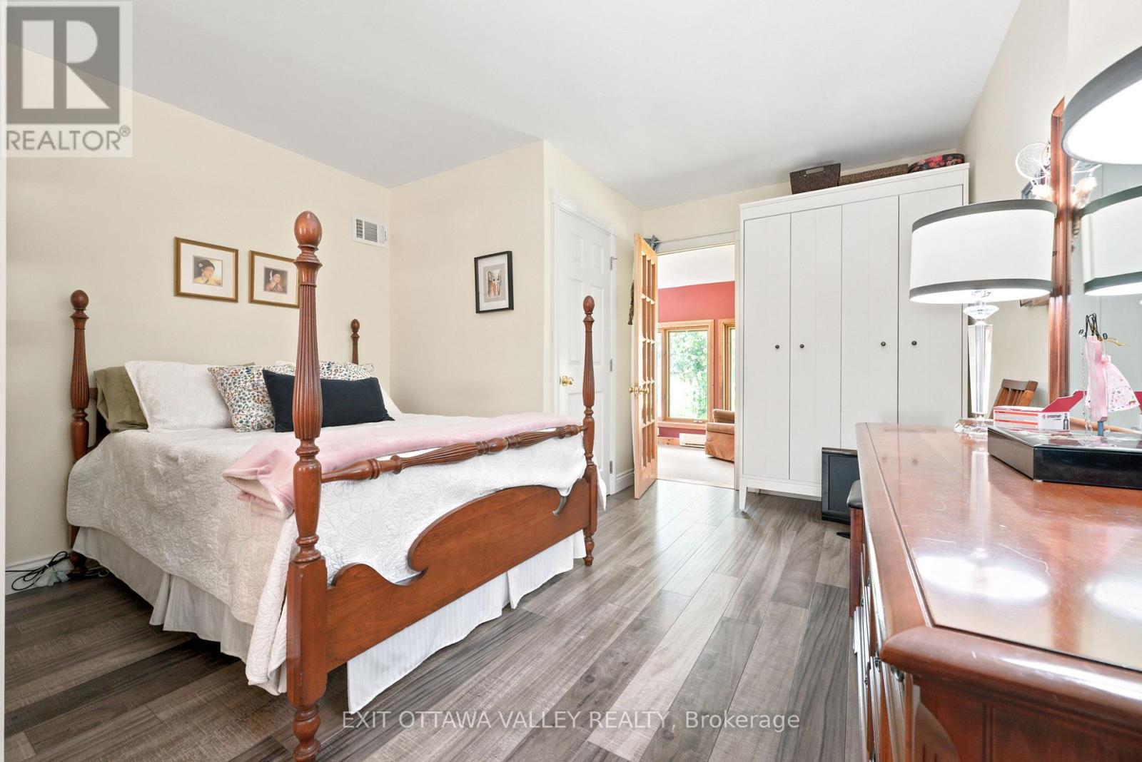 4 MACDONALD STREET - Image 19