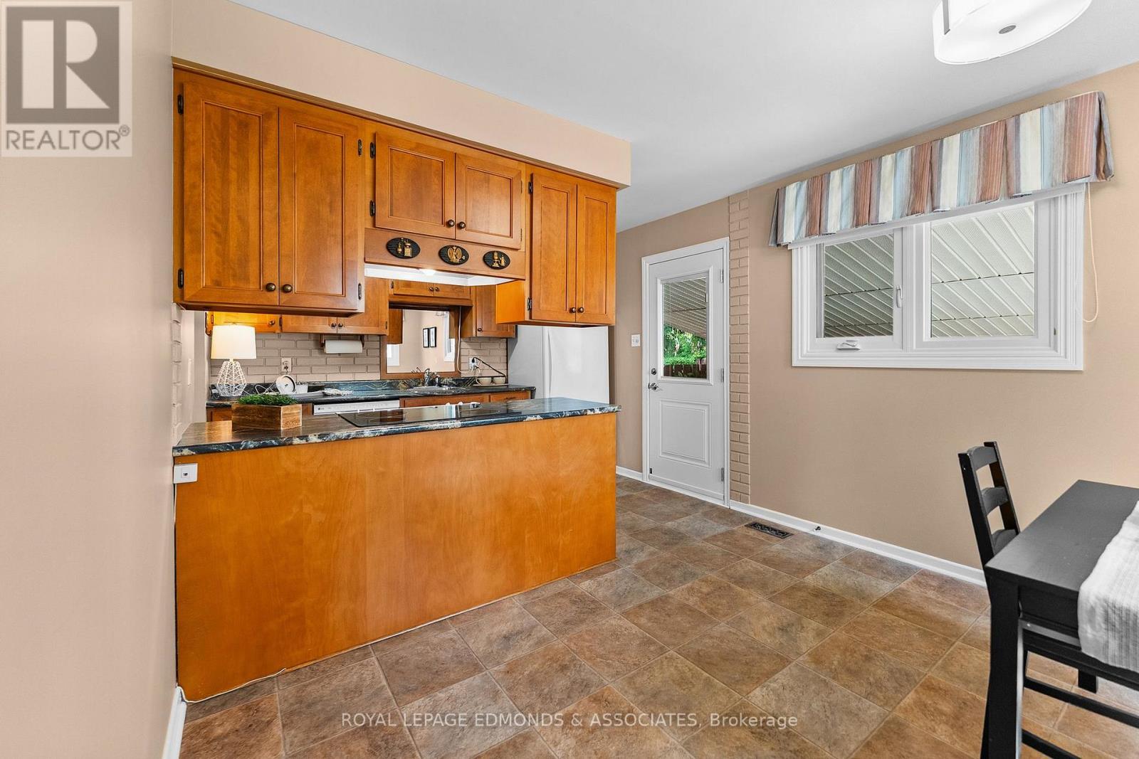 105 ELLIS AVENUE - 12