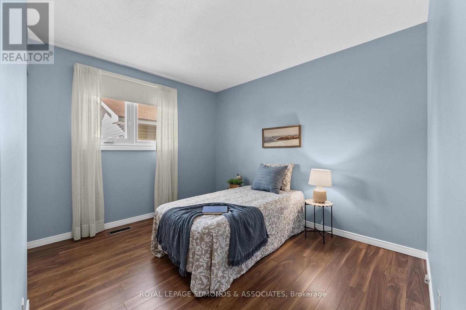 105 ELLIS AVENUE - Image 25