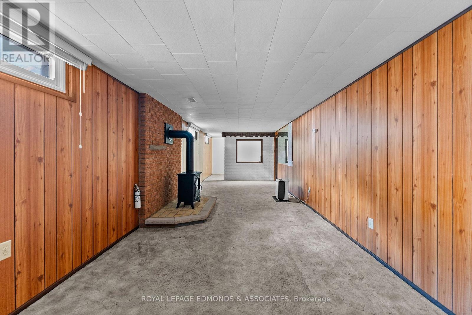 105 ELLIS AVENUE - Image 28