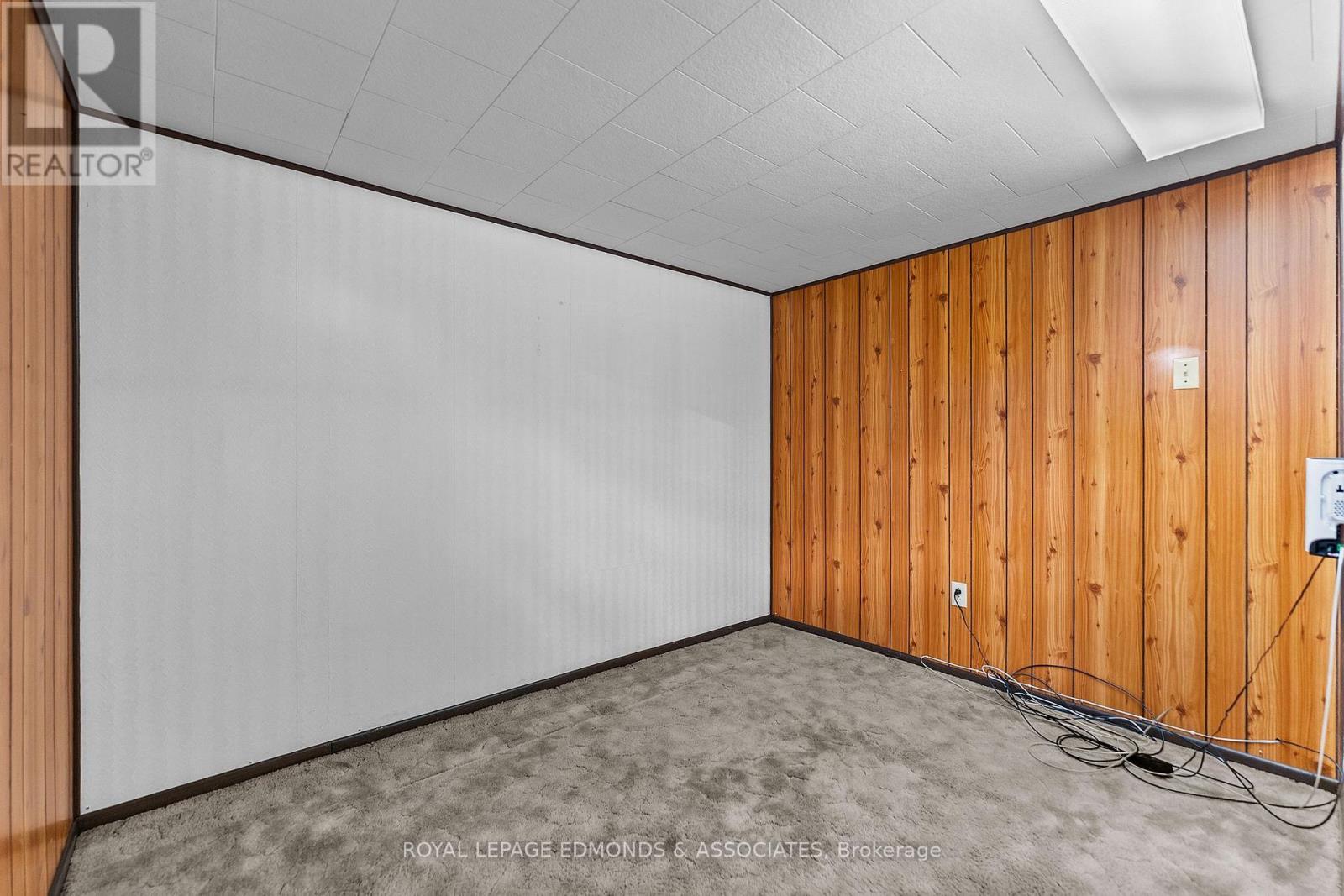 105 ELLIS AVENUE - 29