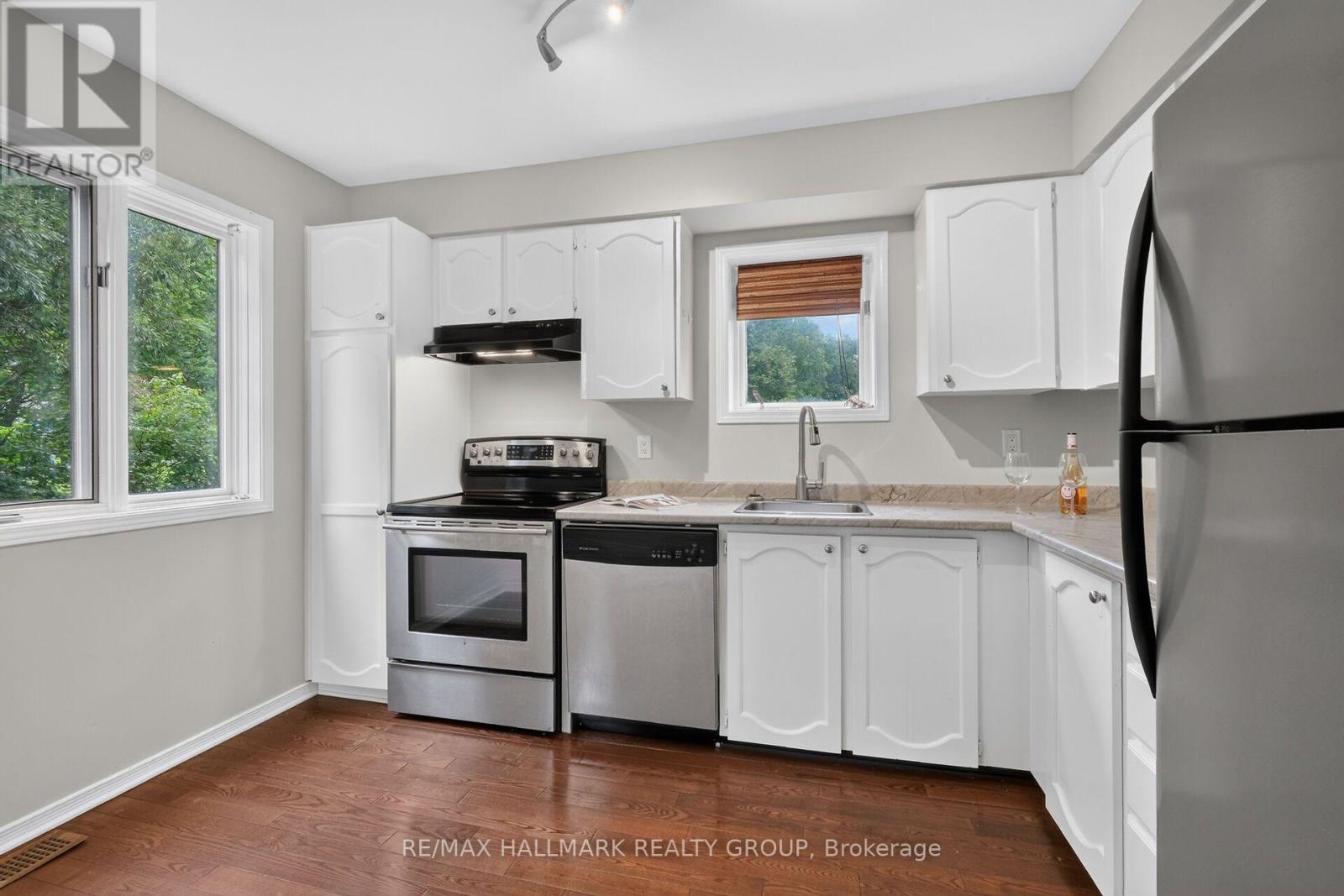 1427 FORGE STREET - 11