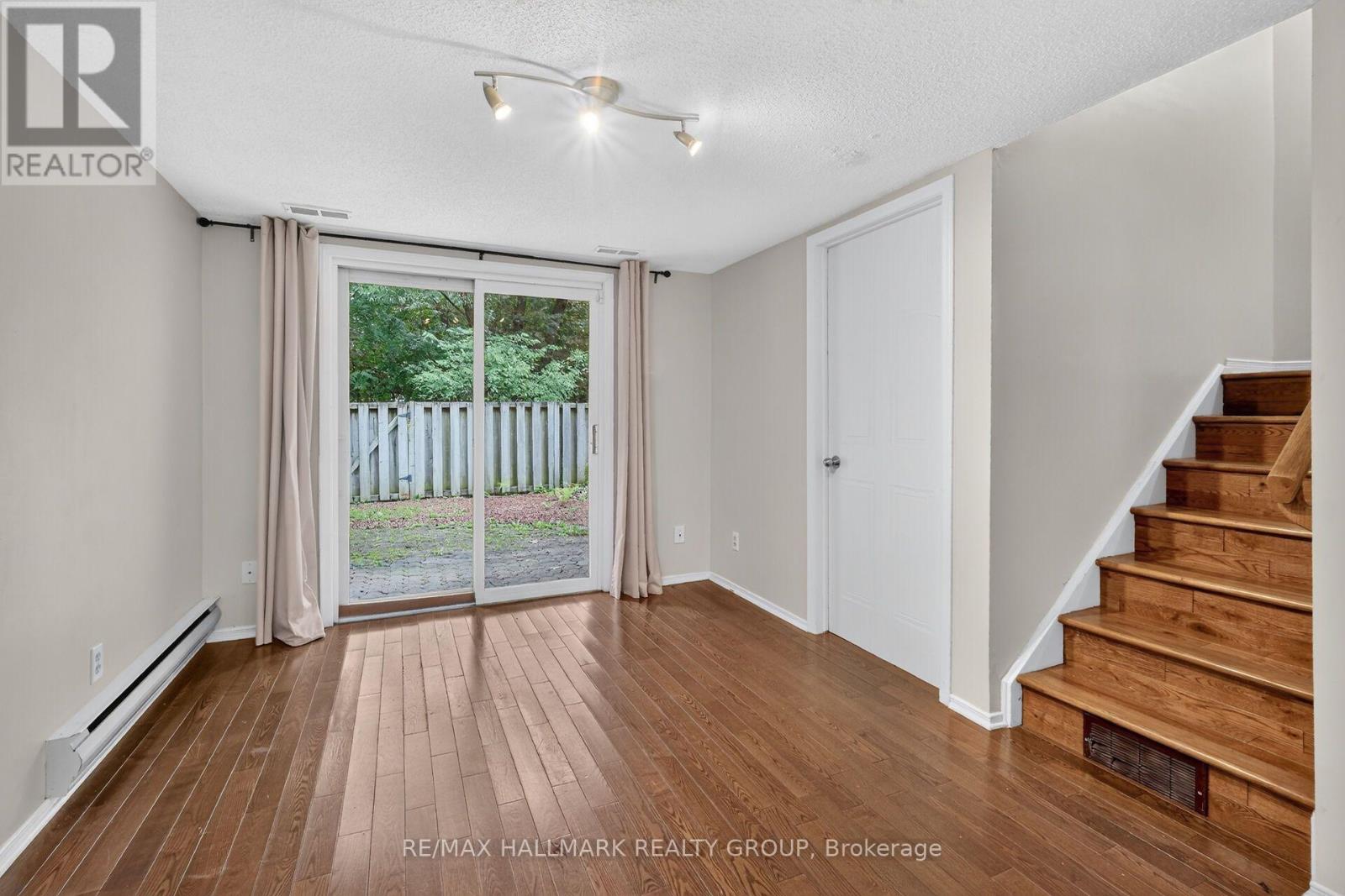 1427 FORGE STREET - 28