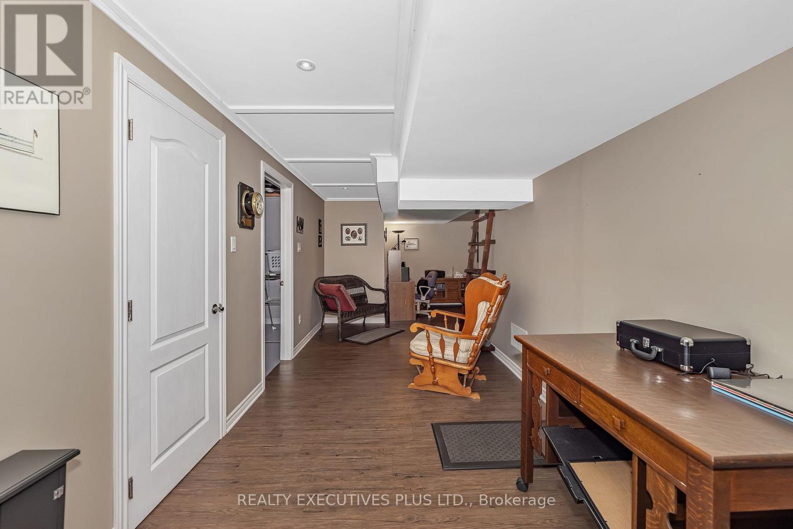 11 GROVE STREET - 26