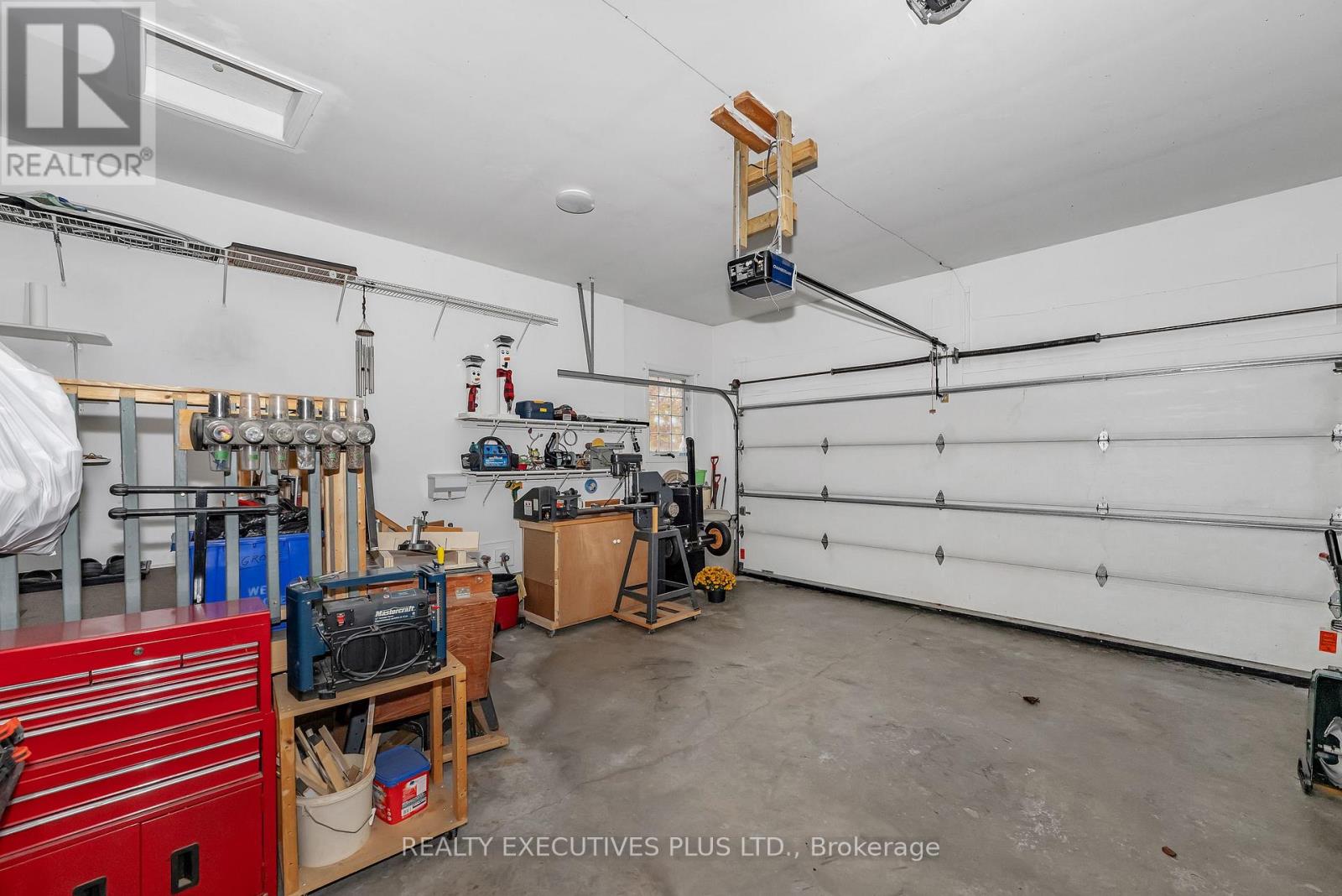 11 GROVE STREET - Image 35