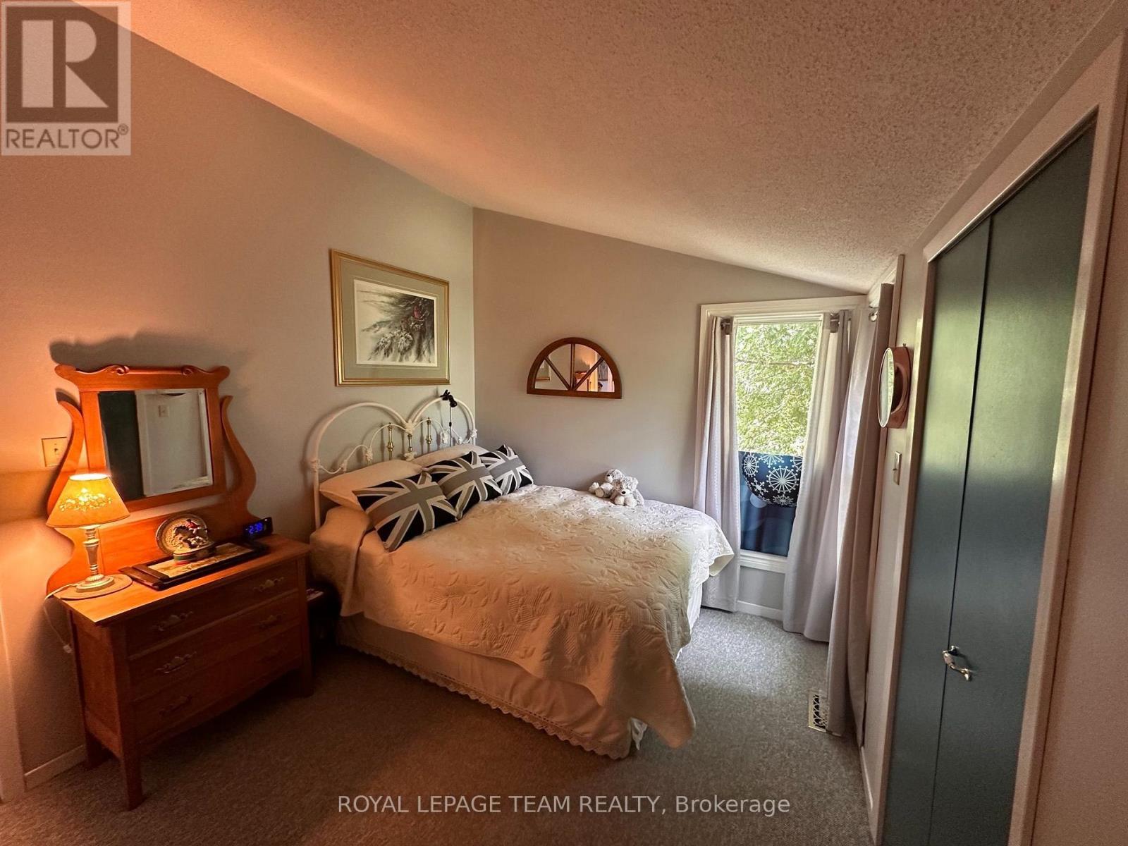 1663 CHRISTINA CRESCENT - Image 19