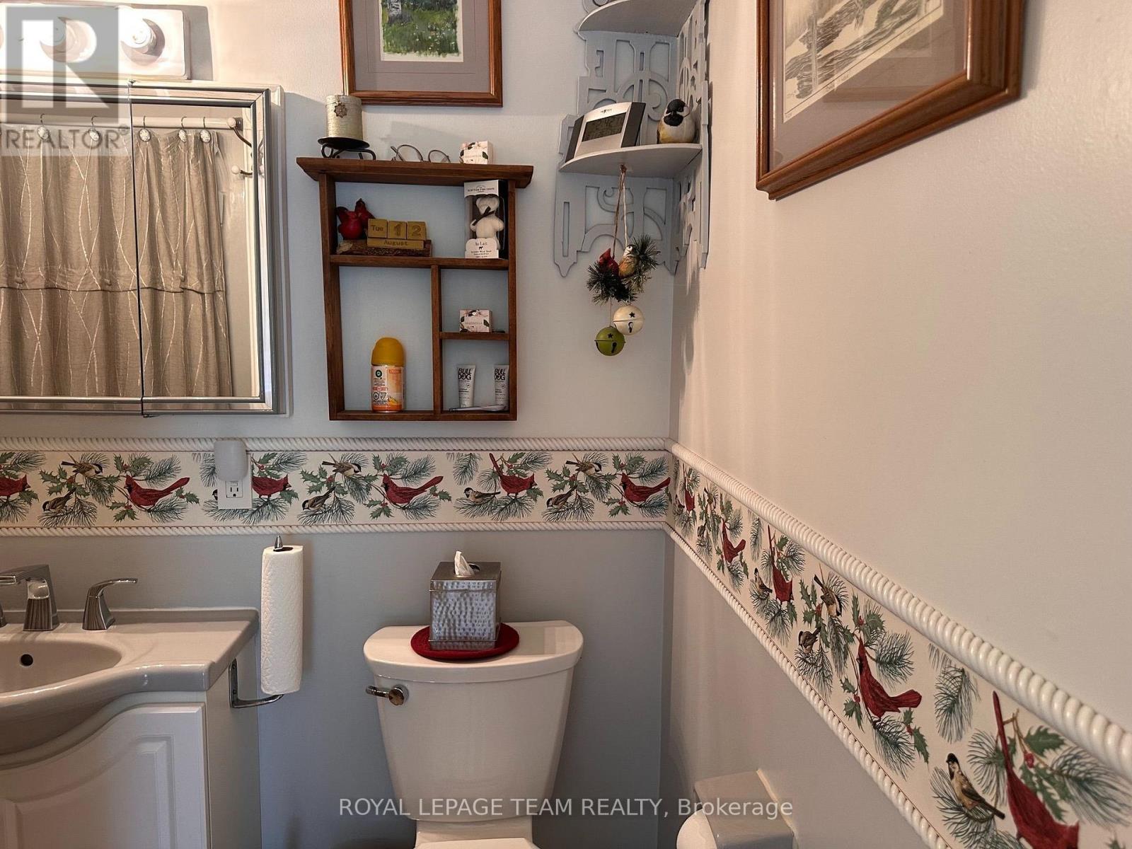 1663 CHRISTINA CRESCENT - Image 24