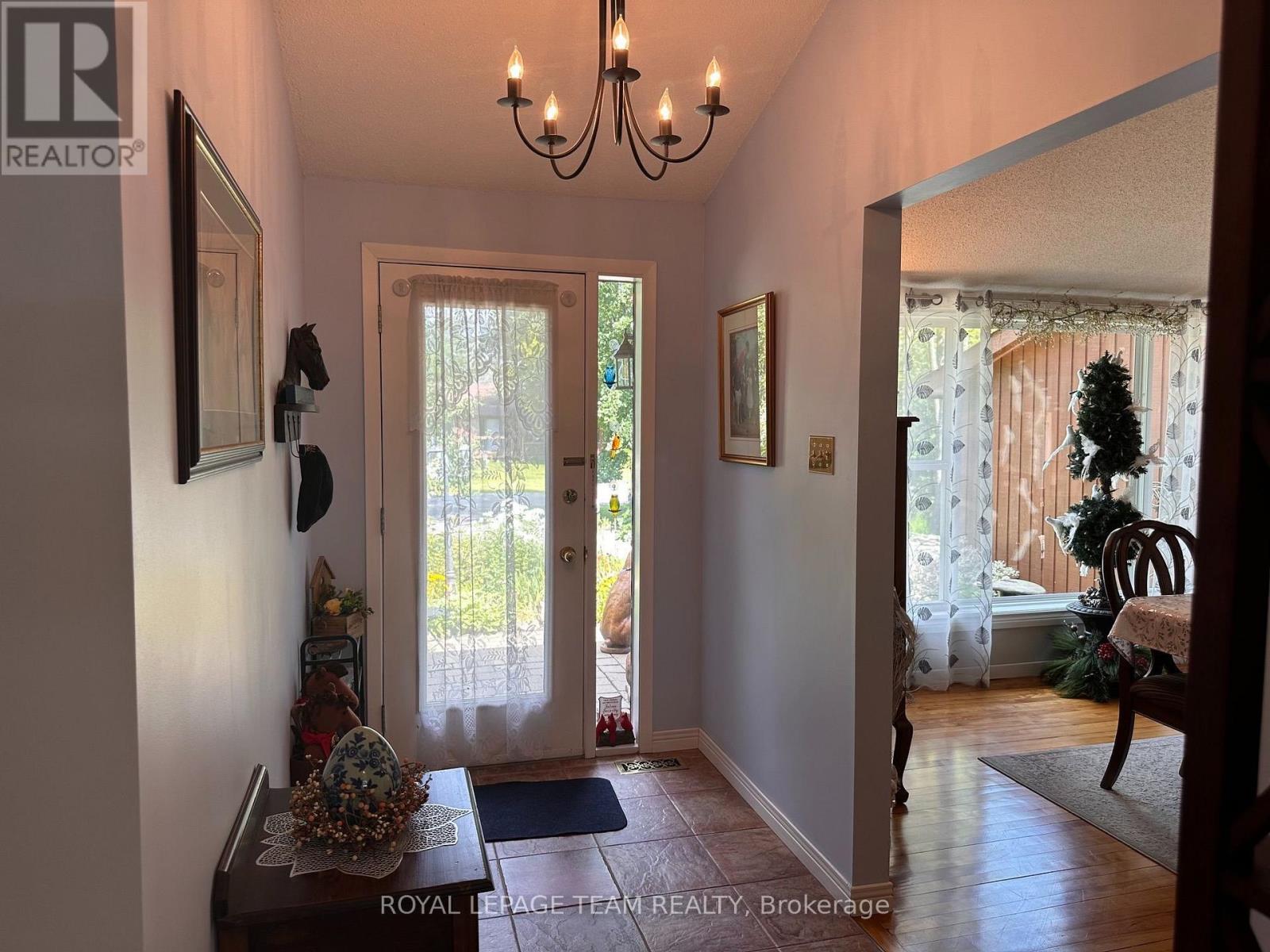1663 CHRISTINA CRESCENT - Image 4