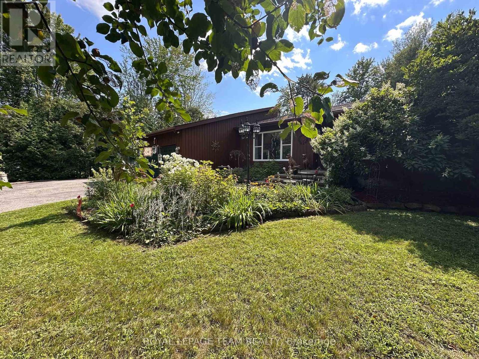 1663 CHRISTINA CRESCENT - Image 41