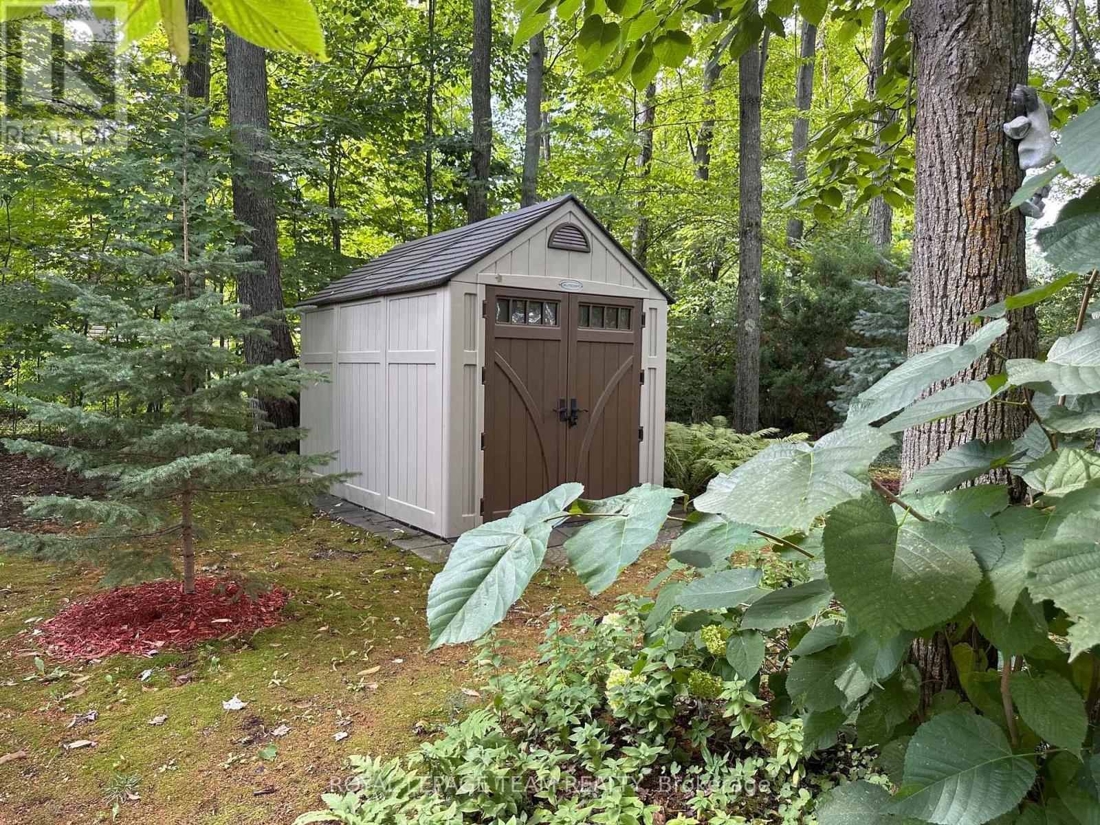1663 CHRISTINA CRESCENT - Image 44