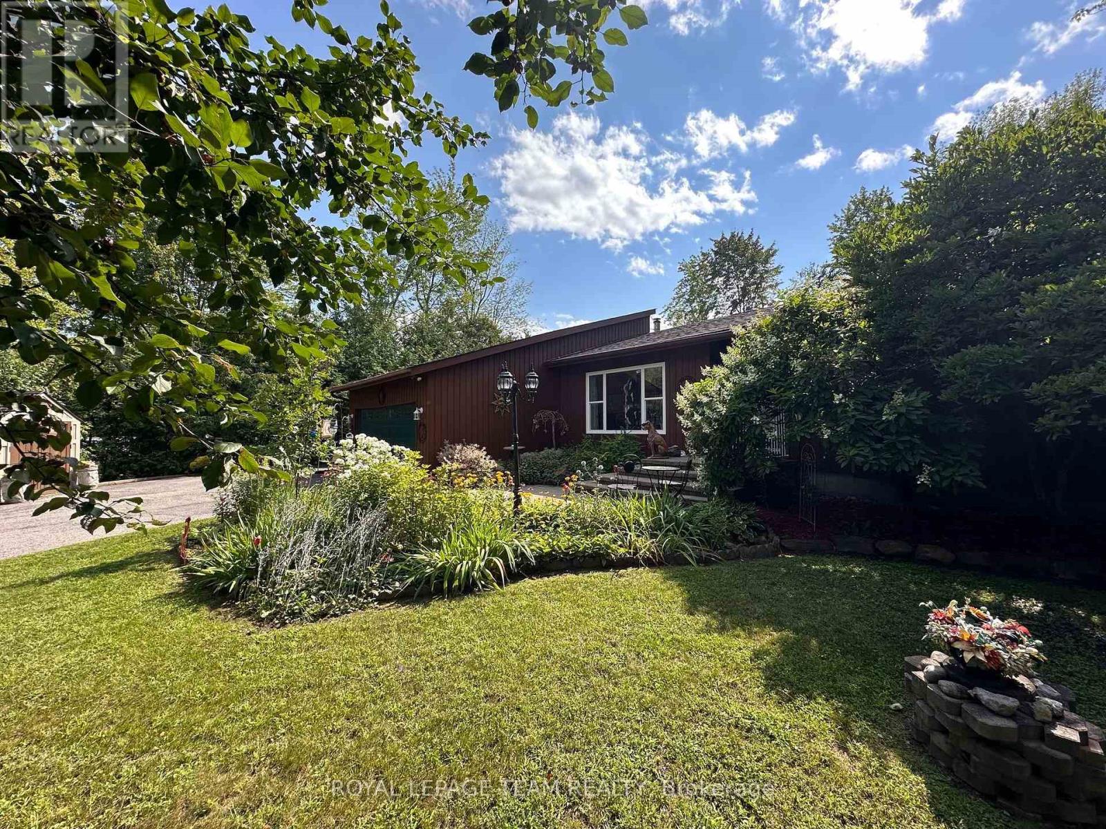 1663 CHRISTINA CRESCENT - 46