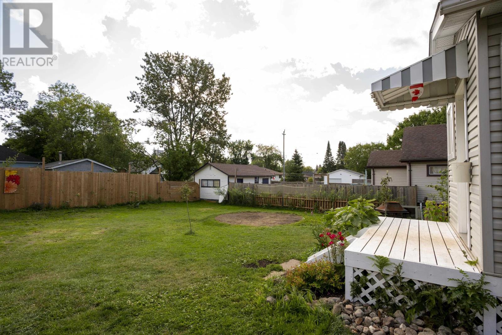 73 EMPRESS AVE N - Image 16