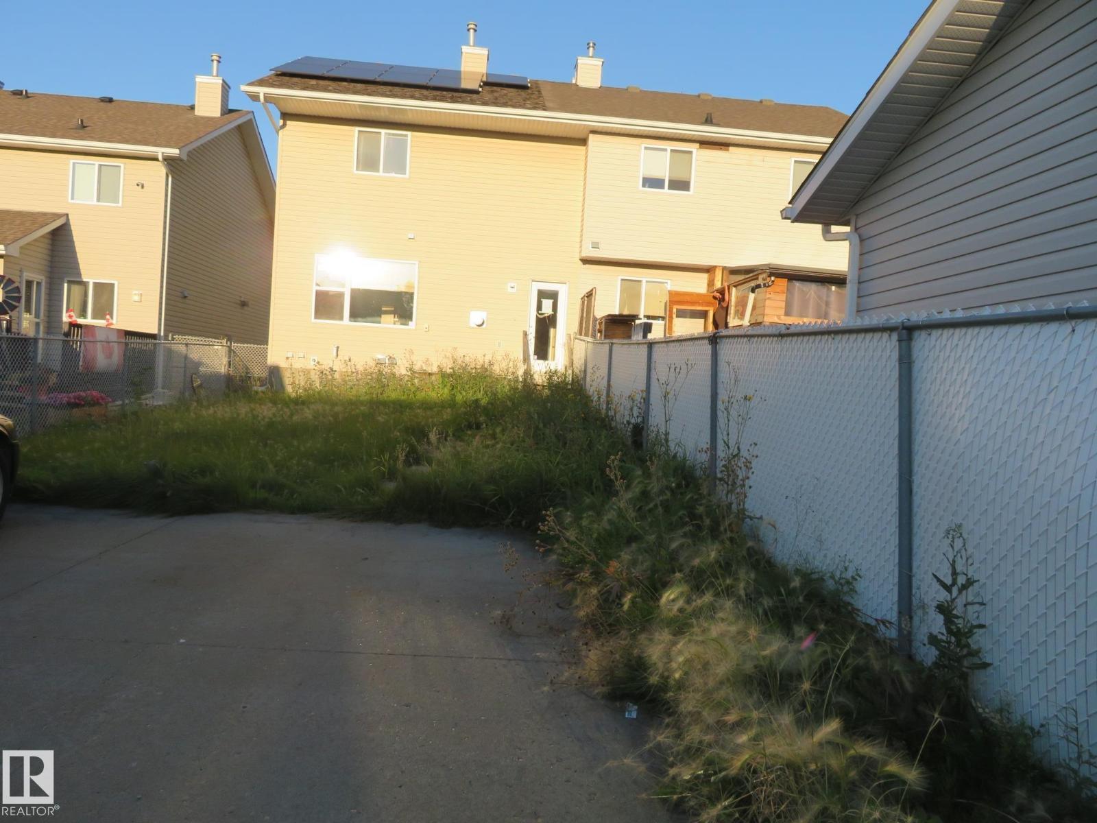 18 CONNOR LN - 28