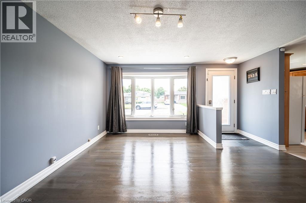 66 BELWOOD Crescent - 5