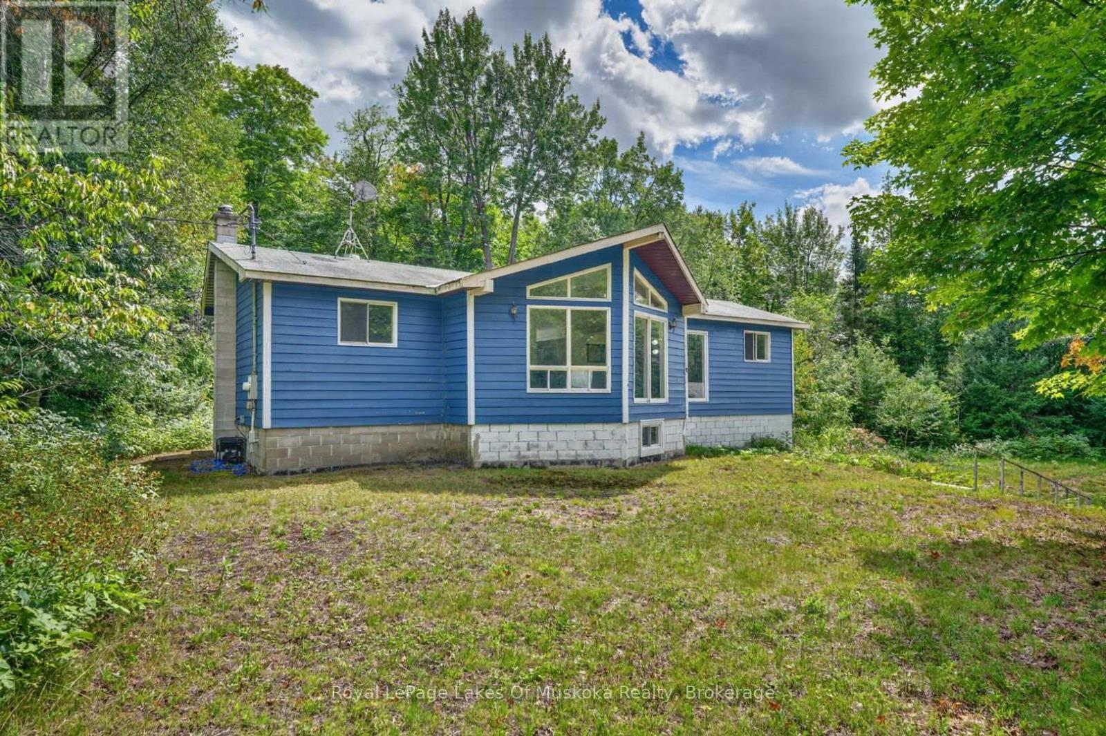 695 BAY LAKE ROAD - Image 29