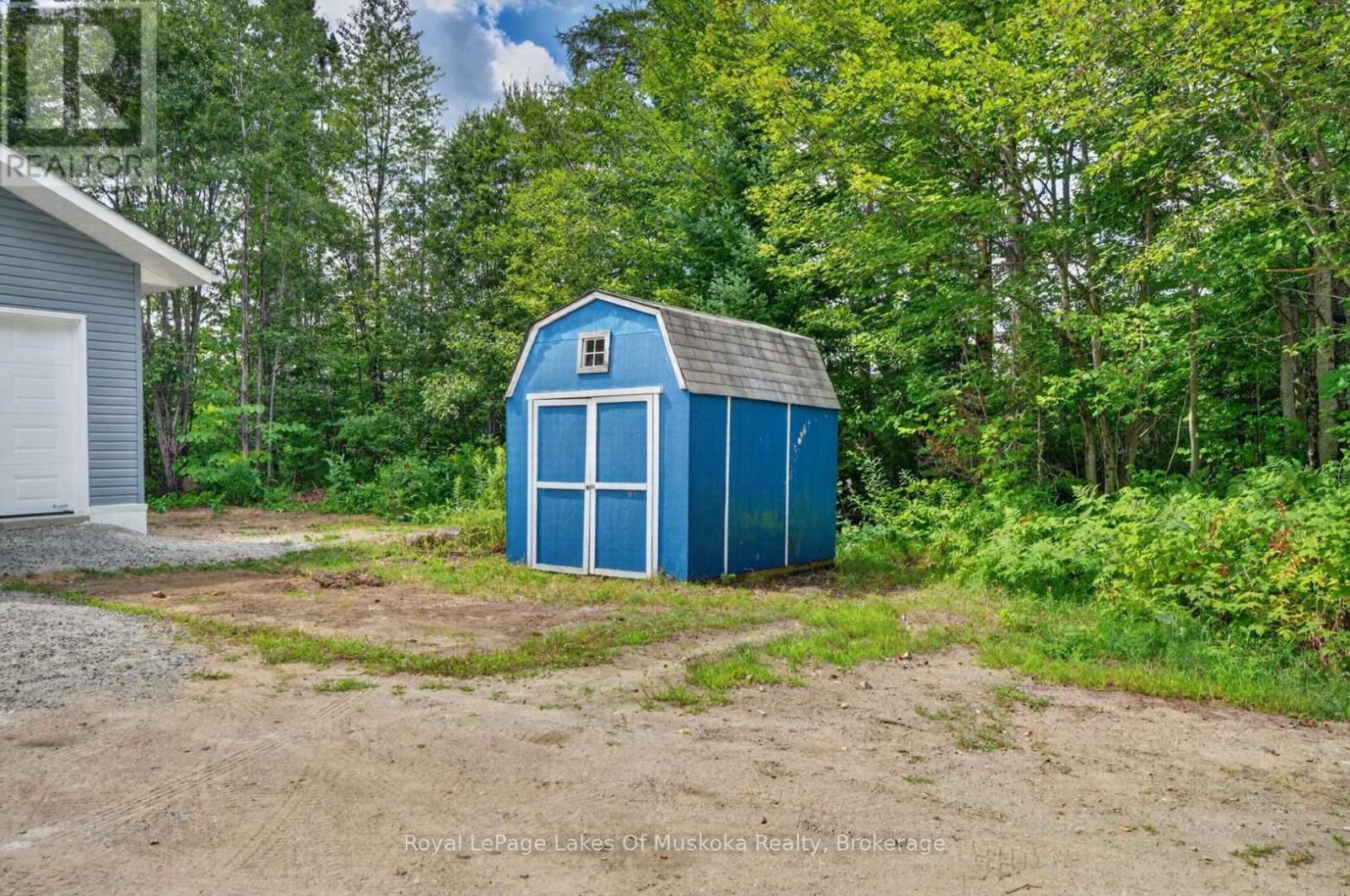 695 BAY LAKE ROAD - Image 38