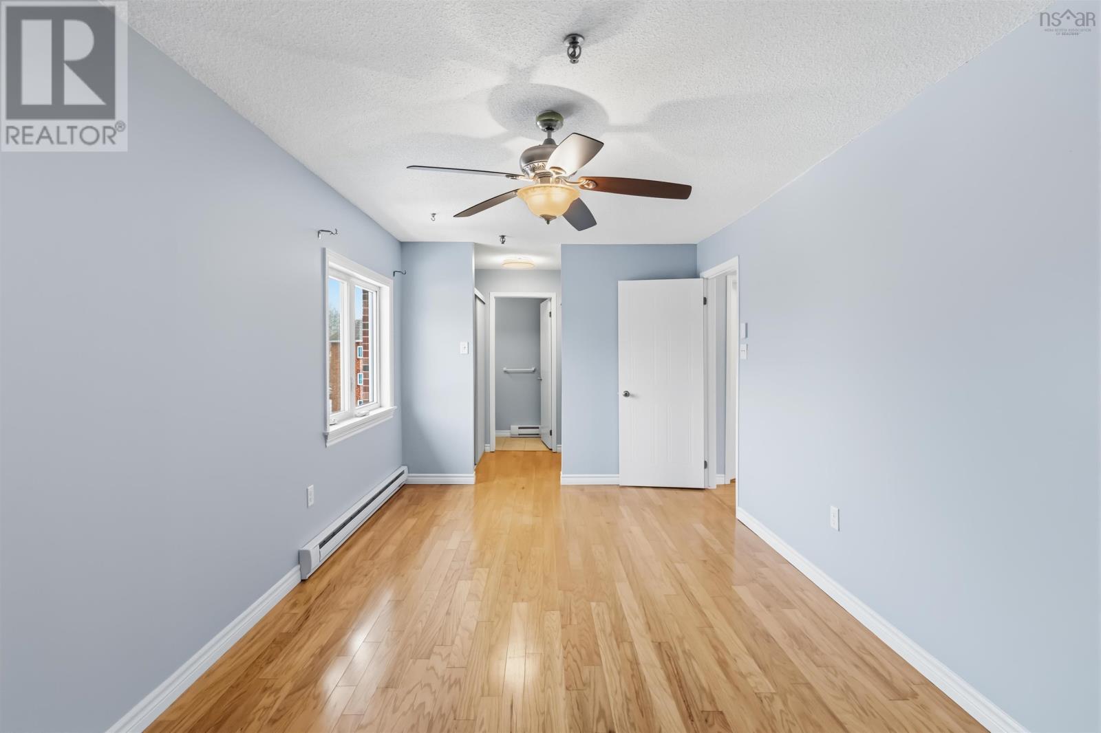 #401 12 Spinnaker Drive - 24