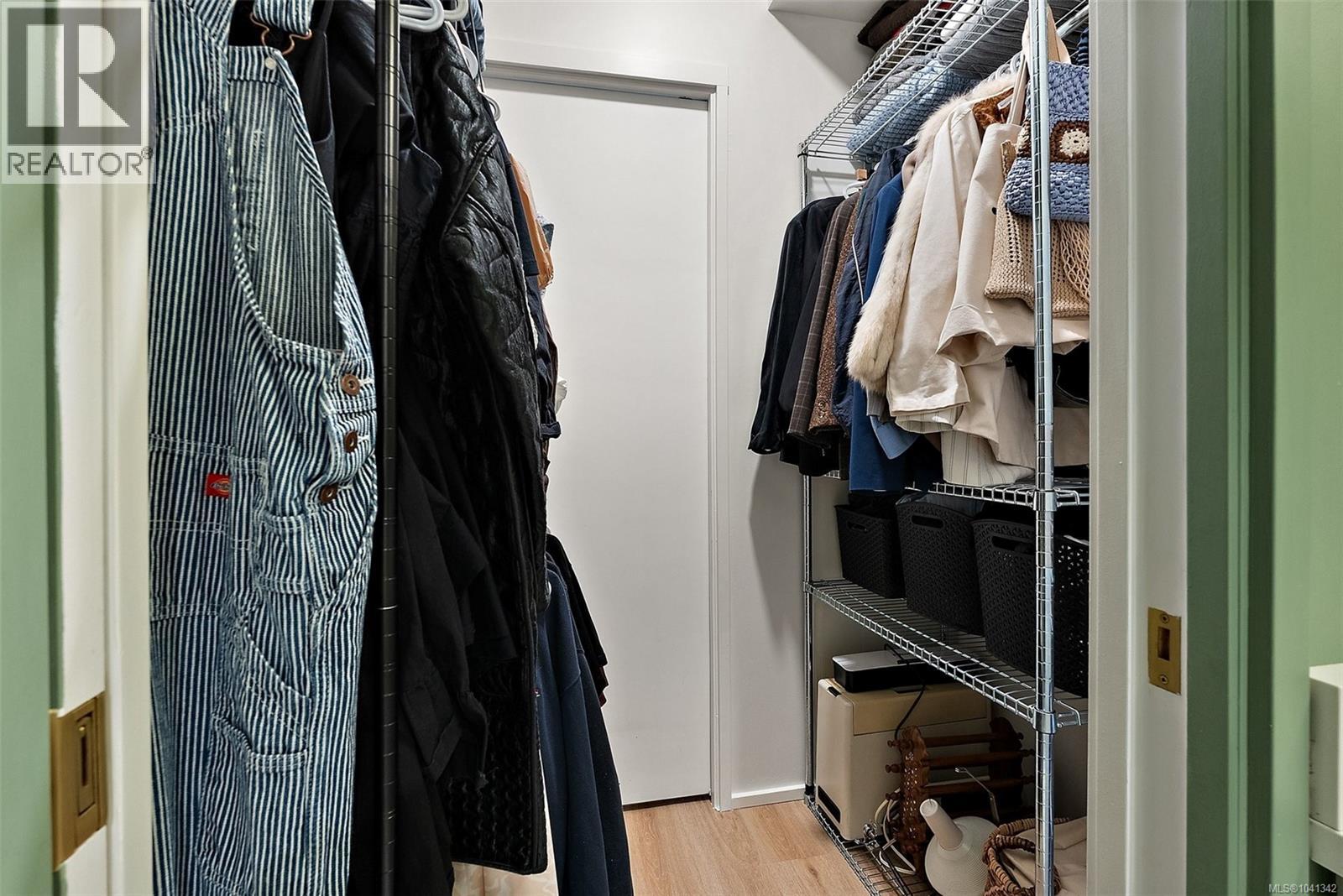 #203 2348 Beacon Ave - Image 19