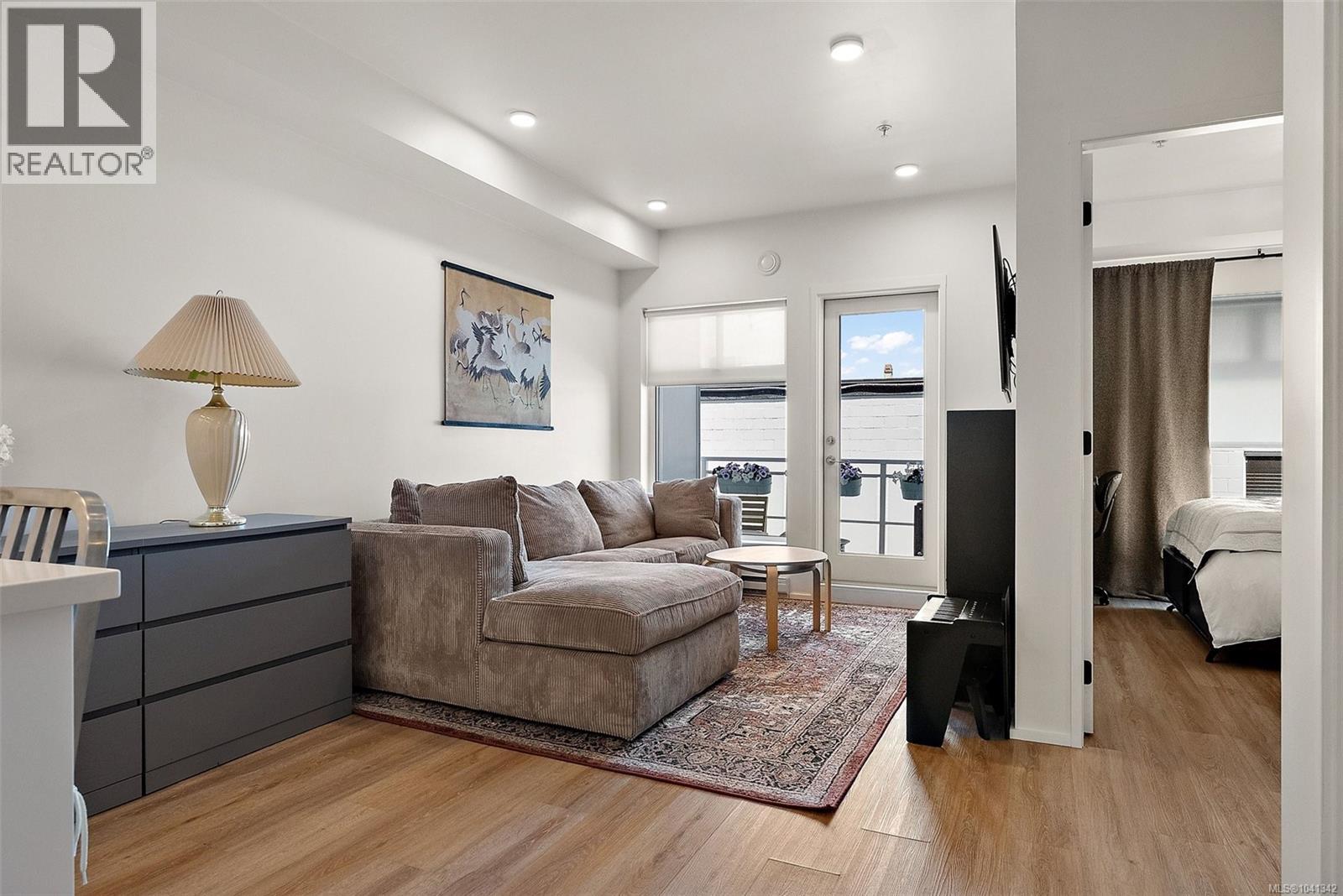 #203 2348 Beacon Ave - 10