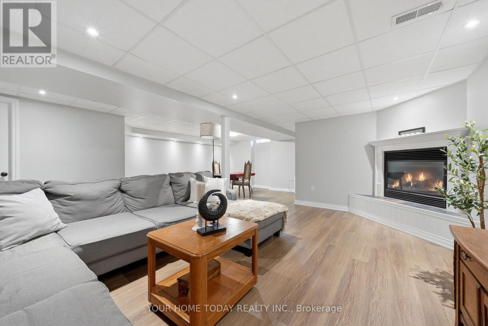 83 ATWOOD AVENUE - 40