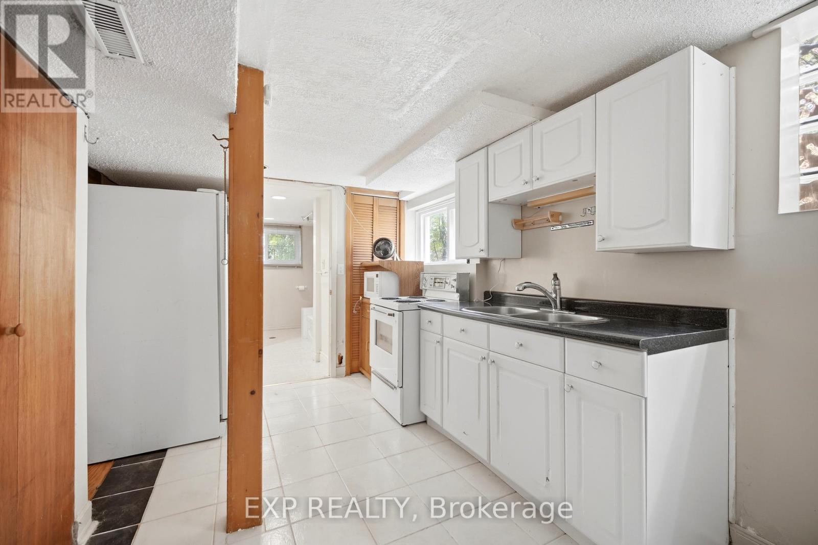 43 RIDGEMOOR AVENUE - 35