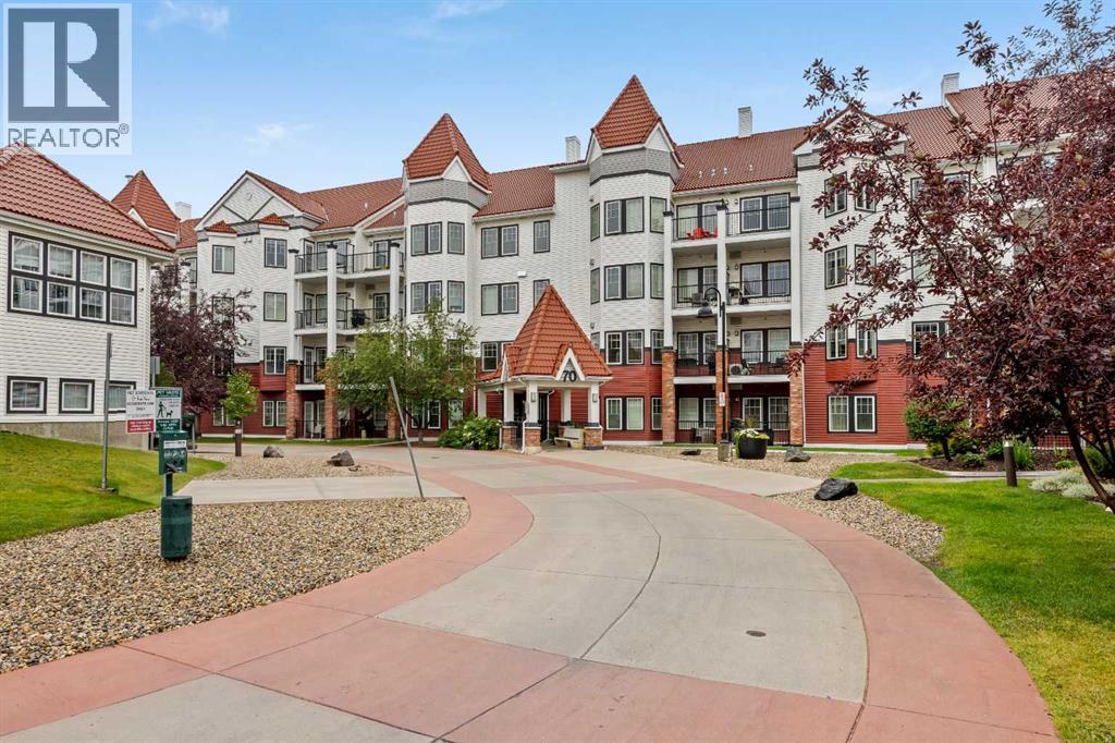 Property for sale at 218, 70 Royal Oak Plaza NW