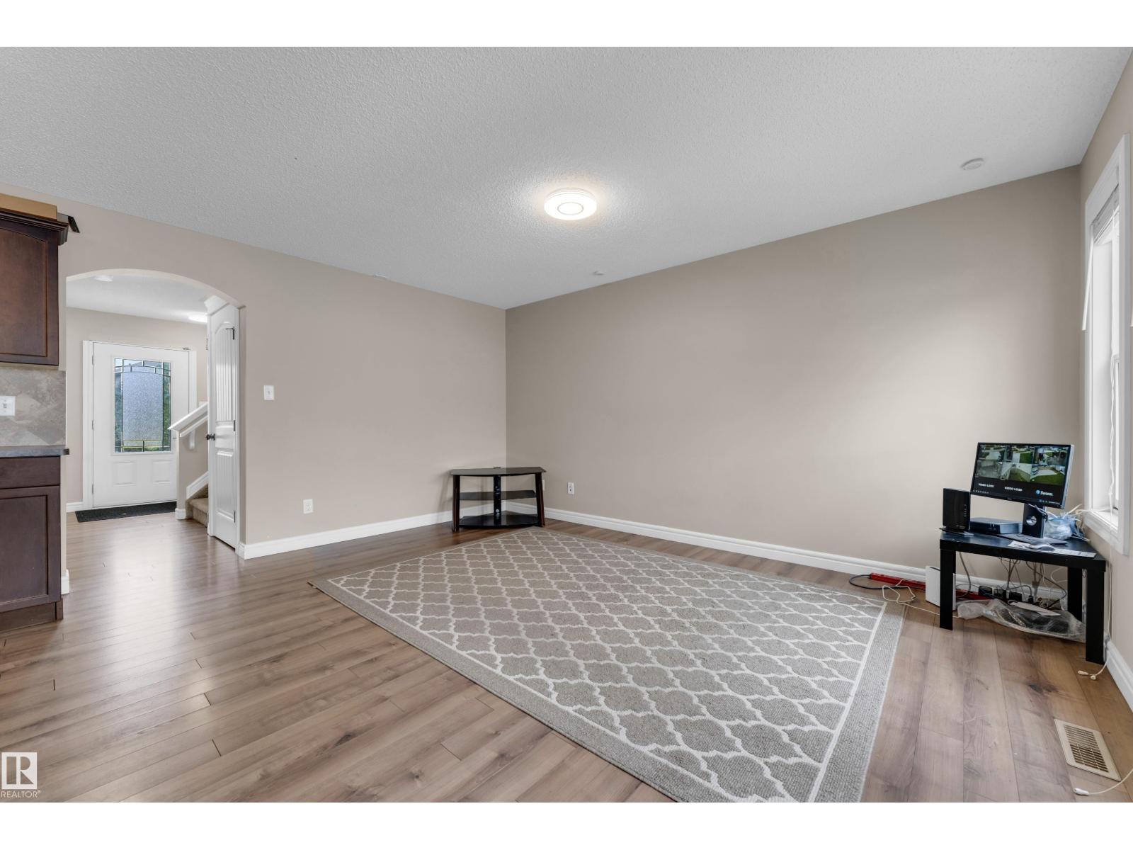 5608 17 AV SW - Image 16