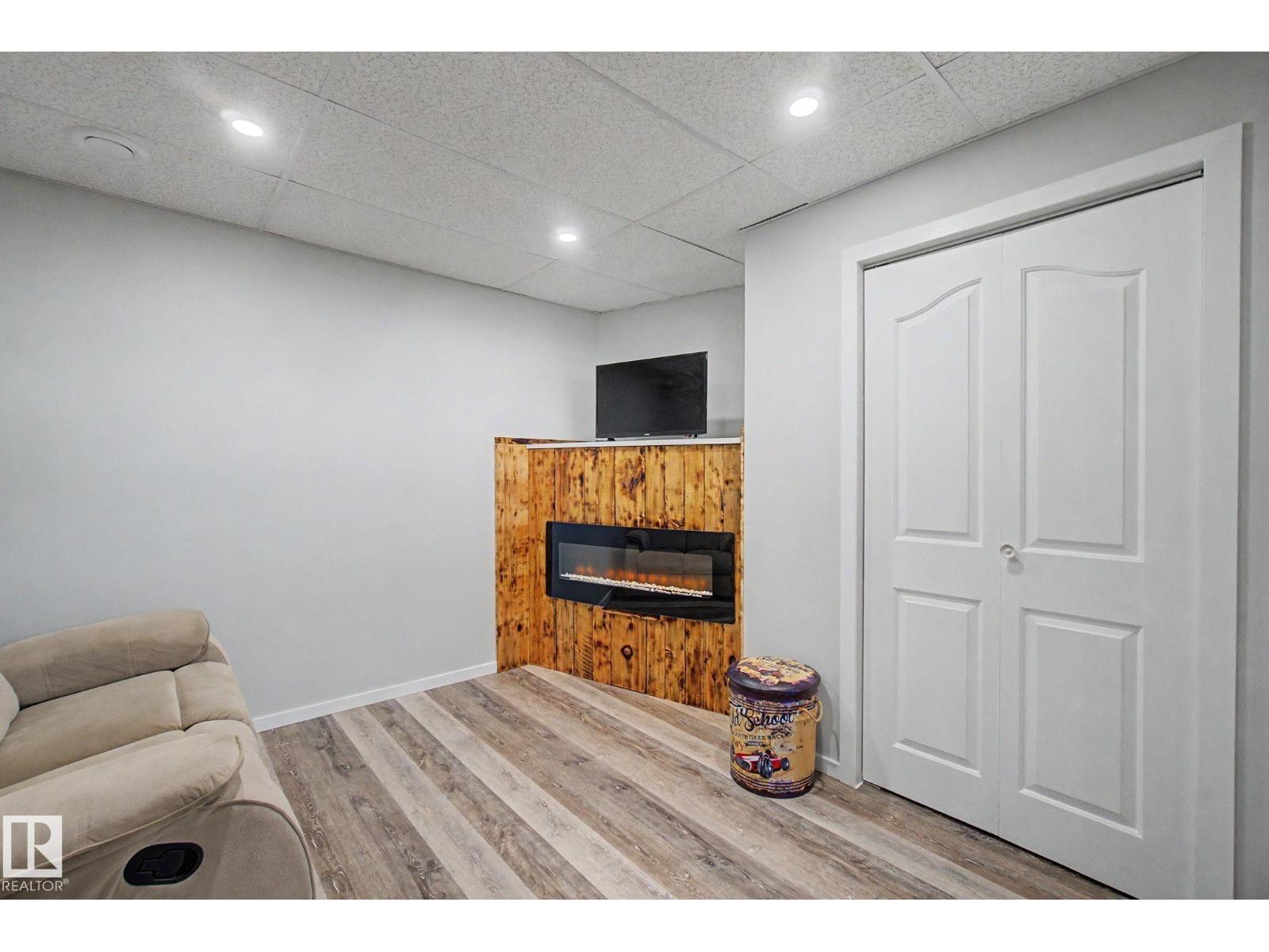 5410 51 AV - Image 38