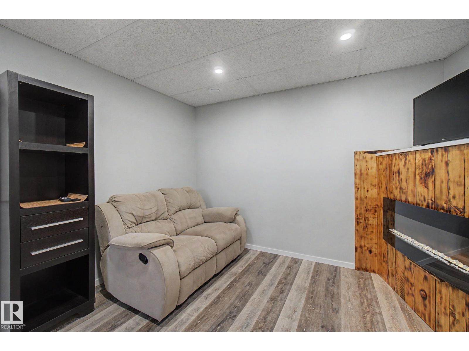 5410 51 AV - Image 39
