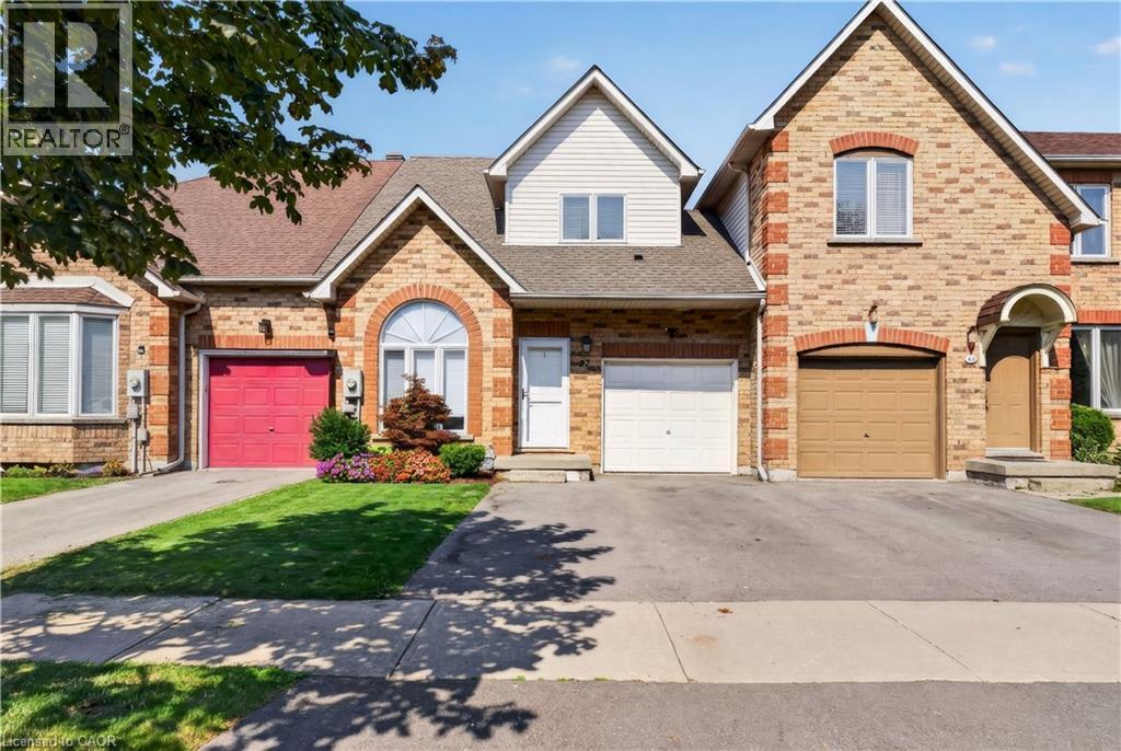 92 MORRISON Crescent - 1