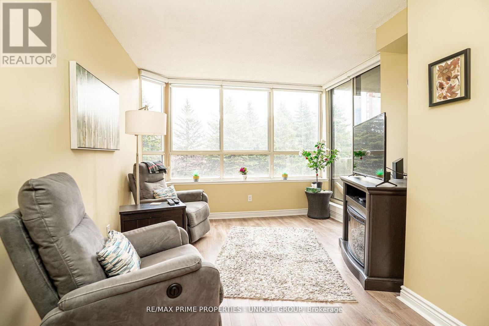 #209 33 WELDRICK ROAD E - 13