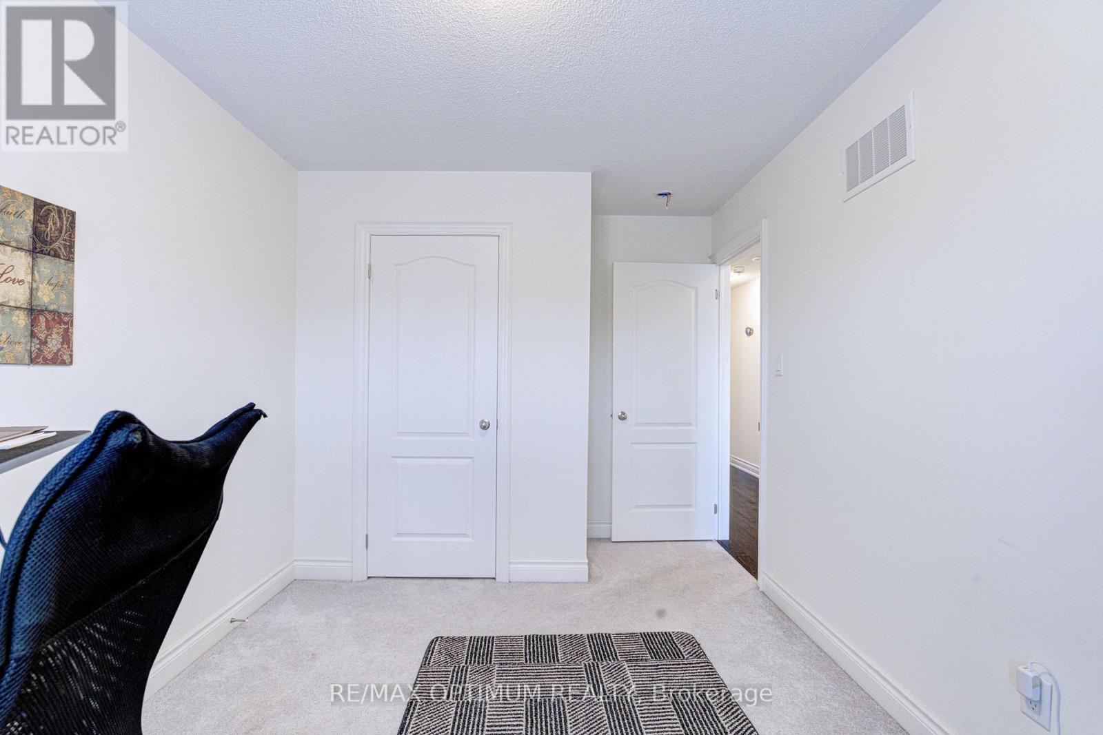 8583 FINANCIAL DRIVE - Image 38